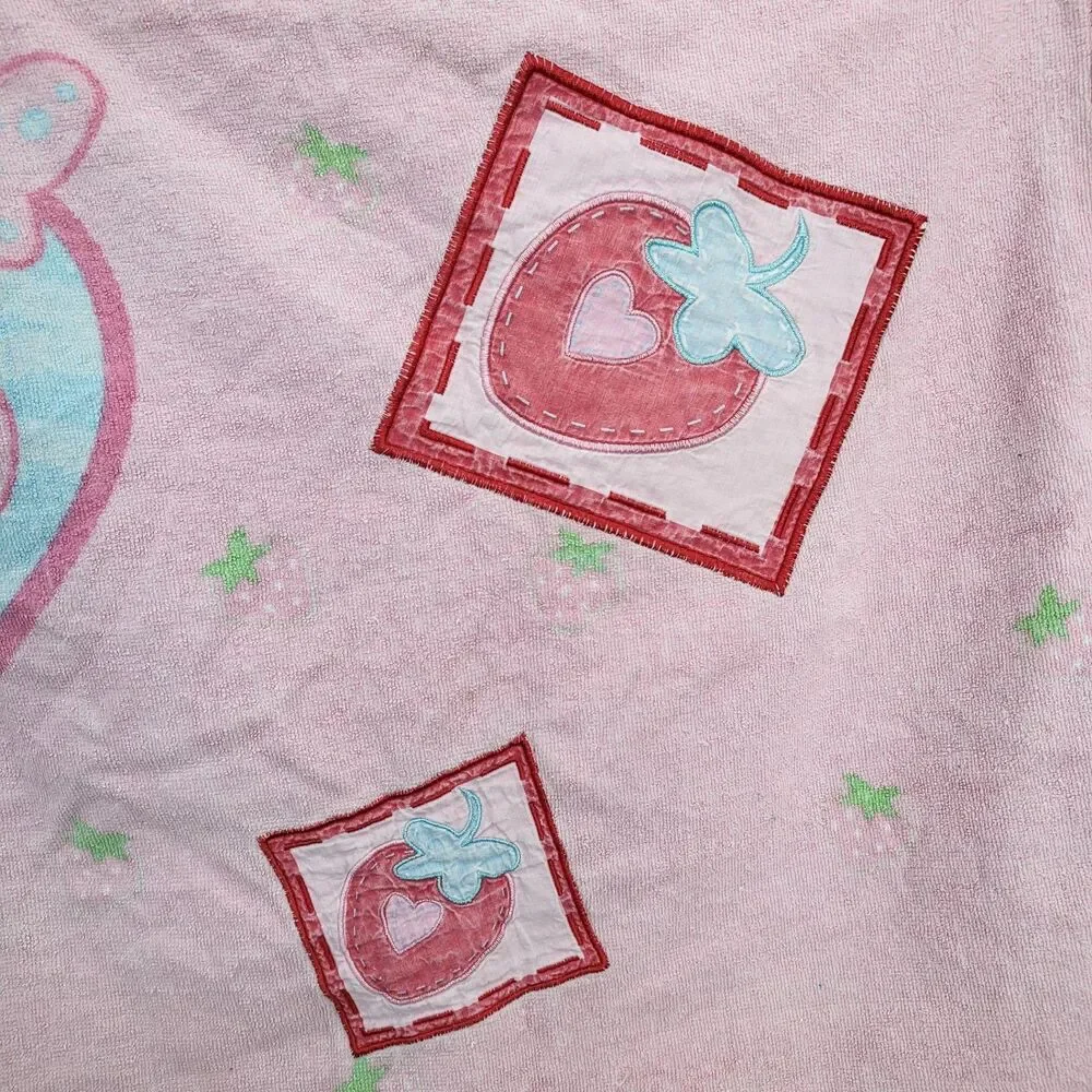 Strawberry Shortcake hooded toddler Bath Towel Vintage 90s Retro quilted